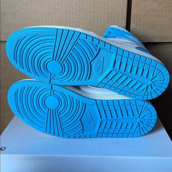 Air Jordan 1 Mid Powder Blue BQ6472-400 Women’s Size 7.5 - Picture 5 of 6